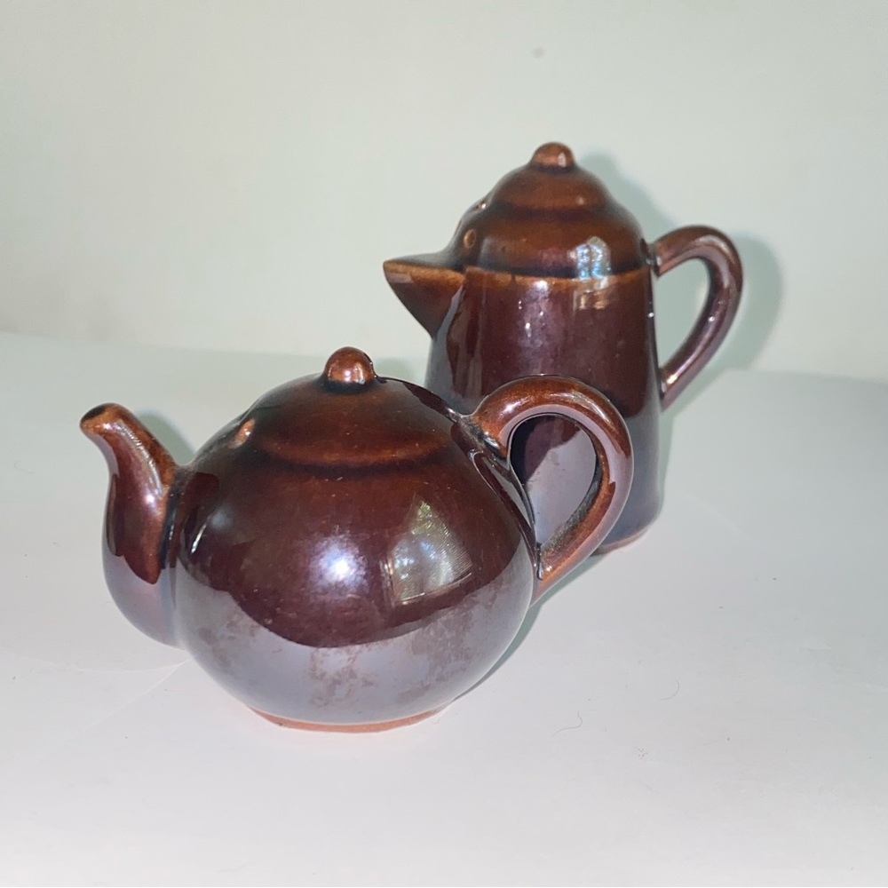 Vintage Redware Teapot & Coffeepot Salt & Pepper Shakers Retro Kitchen Kitsch